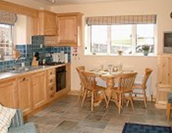 a photo of a kitchen