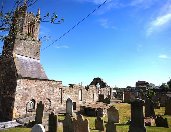 a photograph of a graveyard