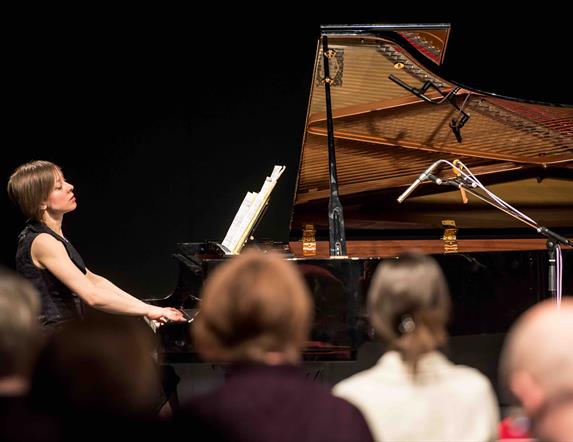 Pianist Xenia Pestova Bennett