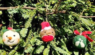 SNOWMAN FELTED CHRISTMAS BAUBLE
