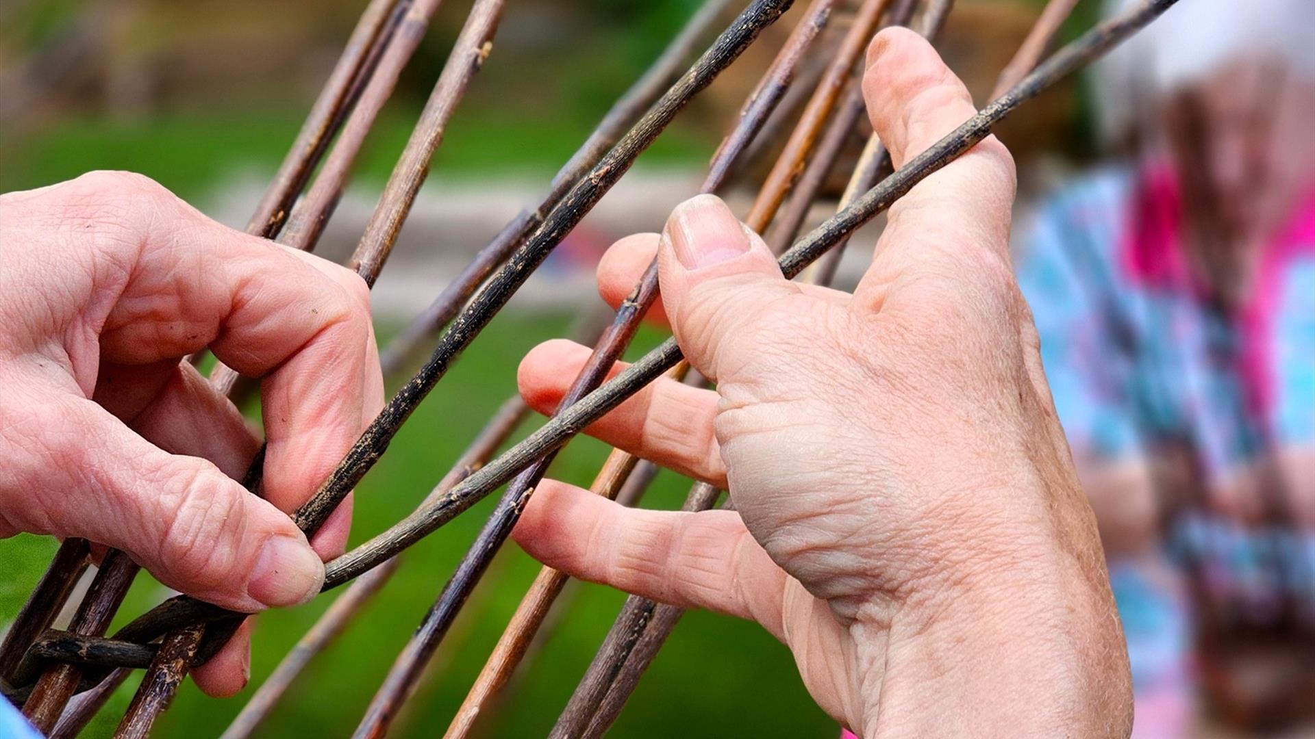 Weave Willow Flower Supports