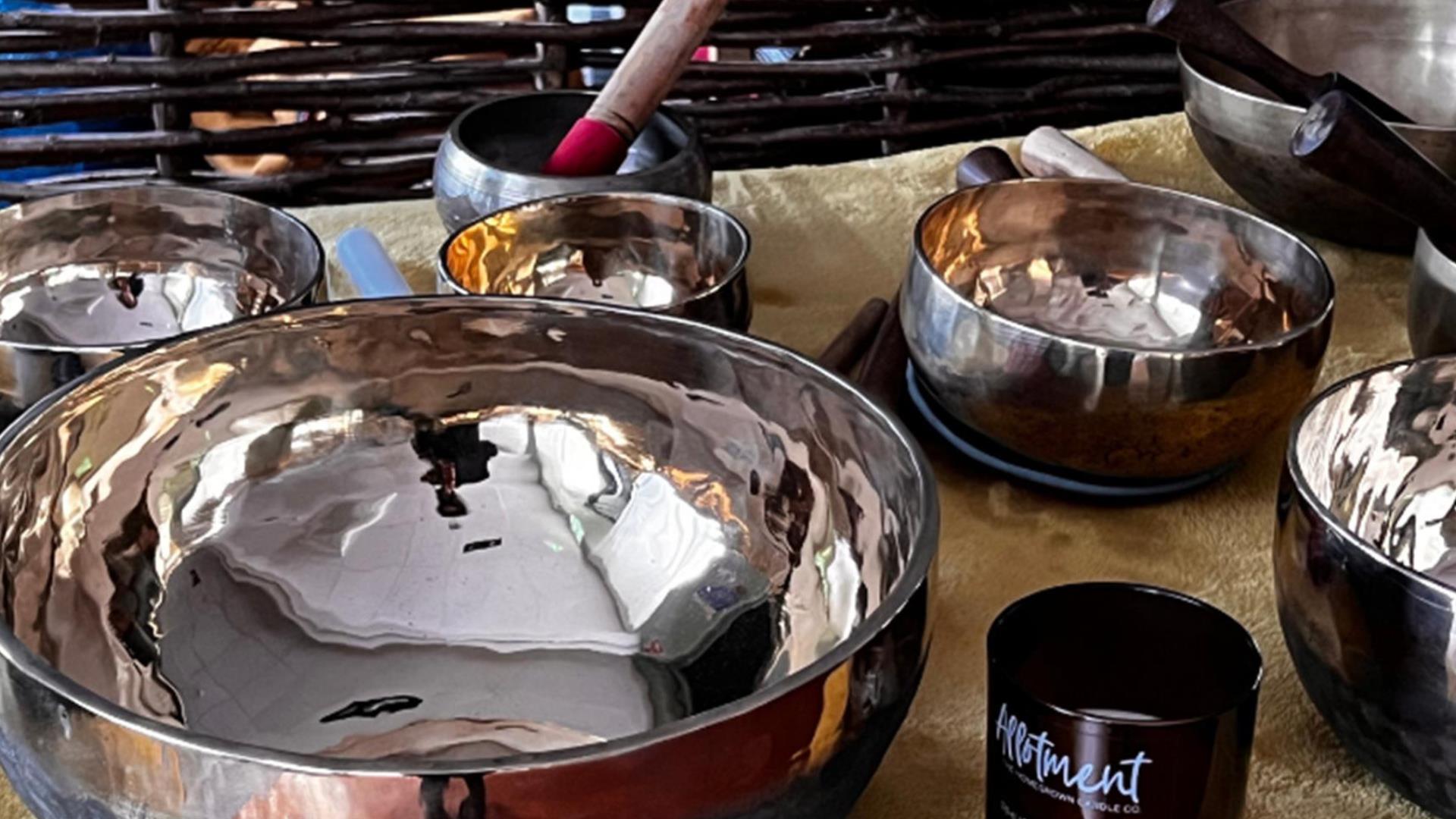 Sound-Healing-Spa-Singing-Bowls-and-Candle