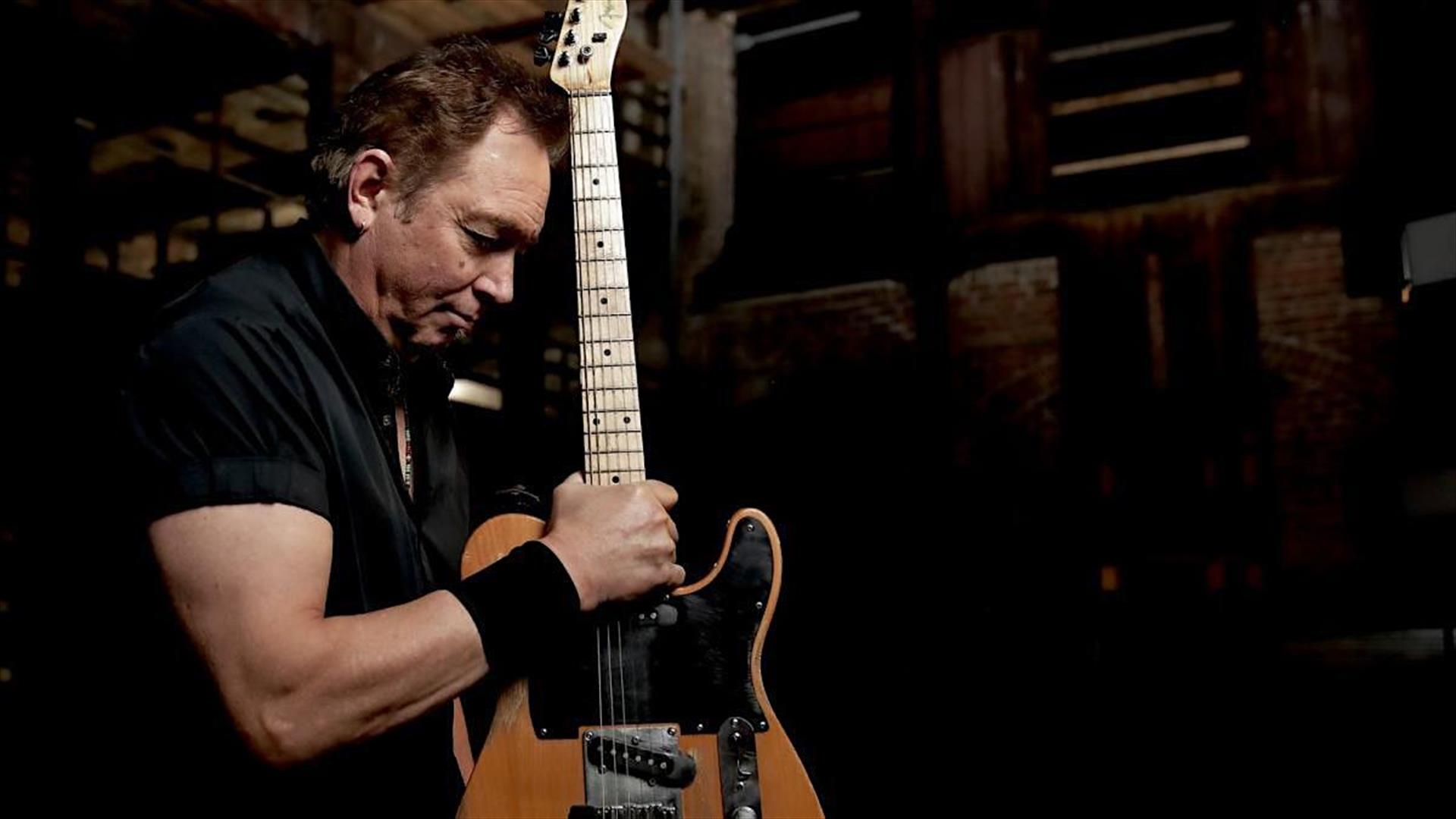 singer and guitarist Monte Thompson