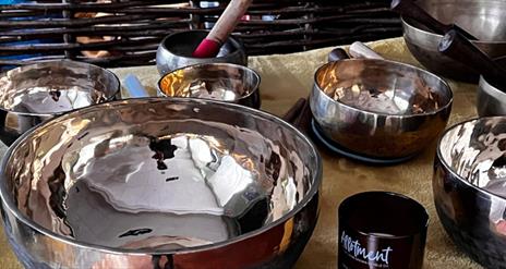 Sound-Healing-Spa-Singing-Bowls-and-Candle