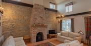 a photo of a living room