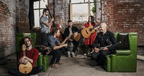 Traditional Irish music group Realta