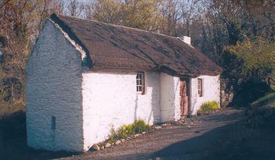 A picture of Cruckaclady Farmhouse in Ulster Folk Museum